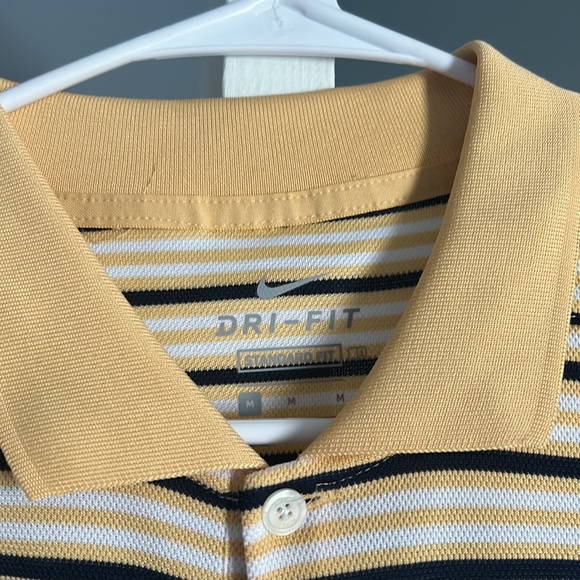 Medium Nike Golf Polo - Picture 2 of 4